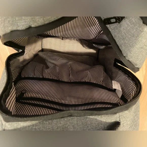 Hap Tim (Amazon) Large Diaper Backpack Grey - Picture 6 of 10